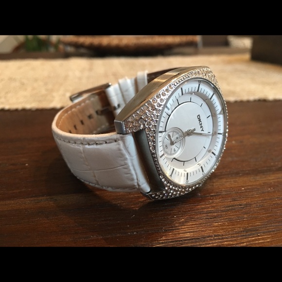 DKNY crocodile embossed leather watch - Picture 1 of 4